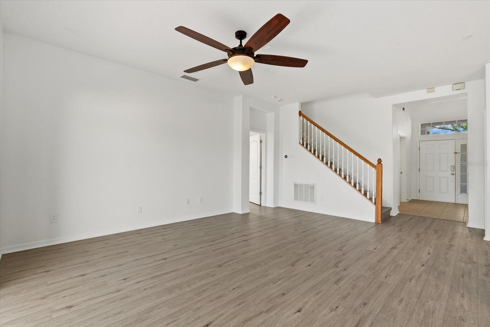 AVELAR CREEK SOUTH - Residential Lease