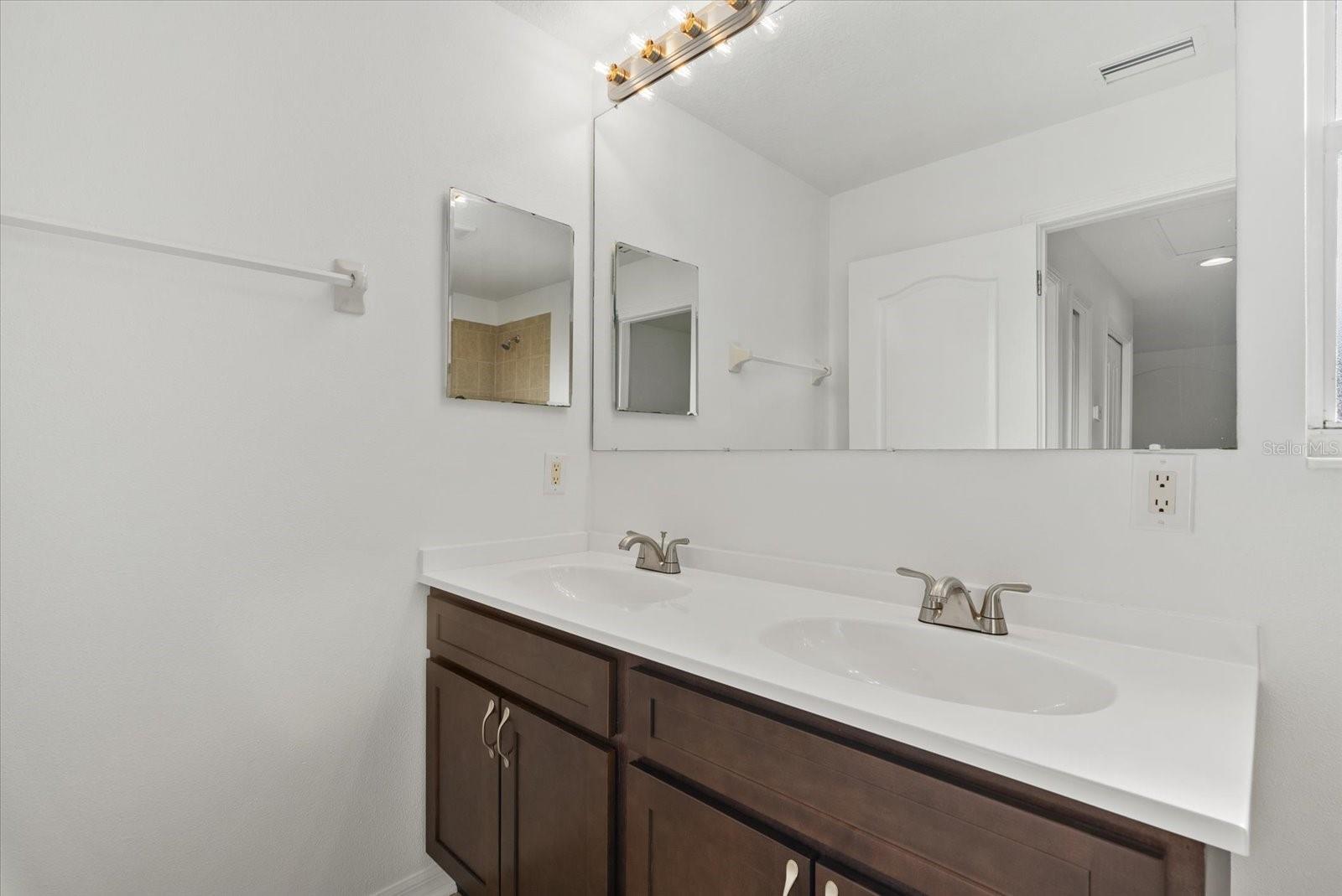 AVELAR CREEK SOUTH - Residential Lease