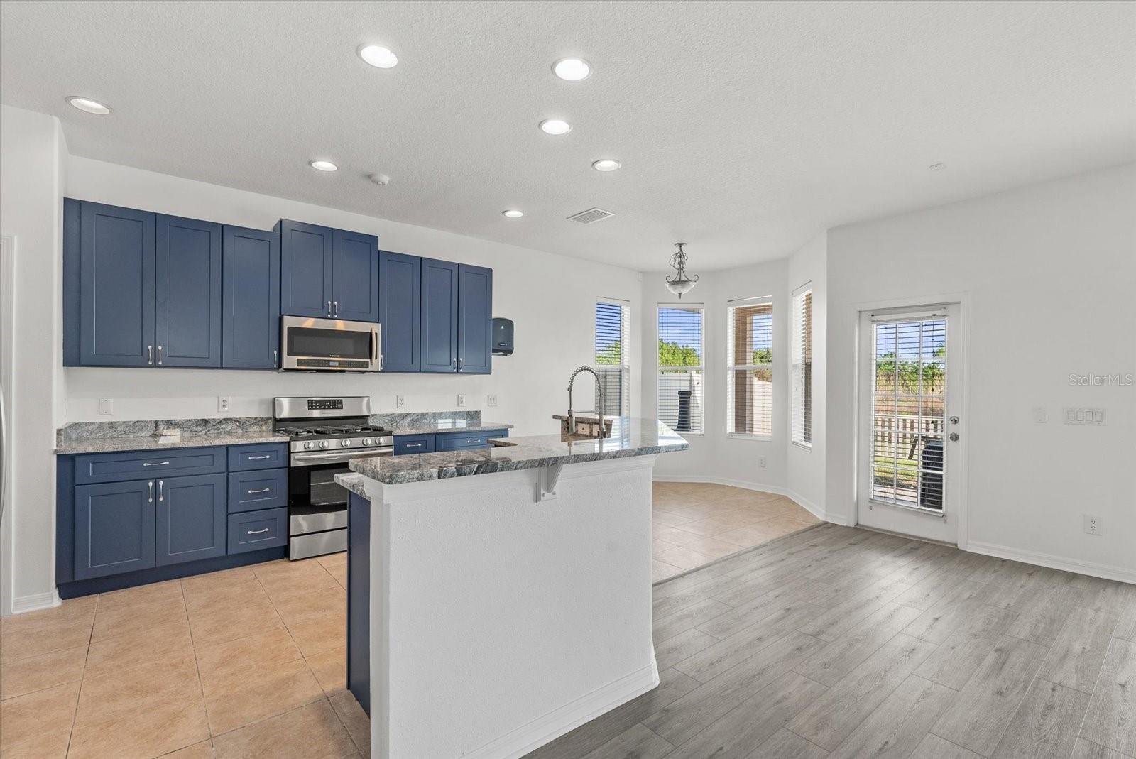 AVELAR CREEK SOUTH - Residential Lease