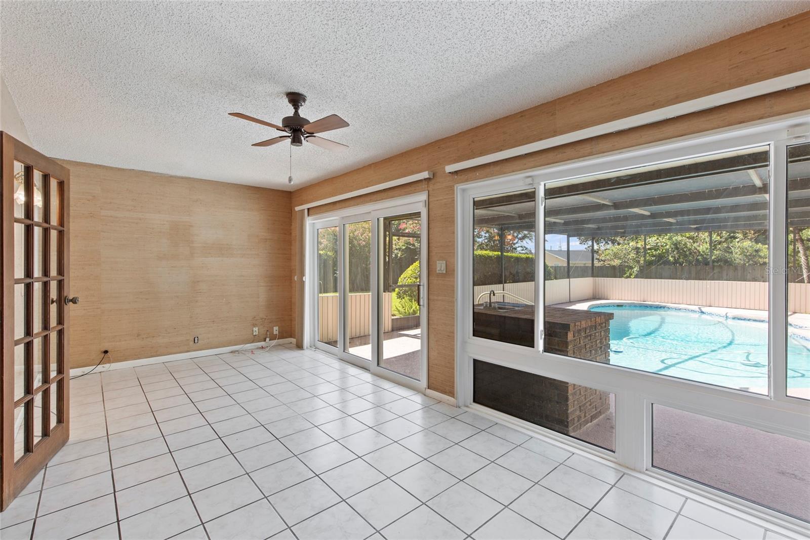 ROYAL GLEN - Residential