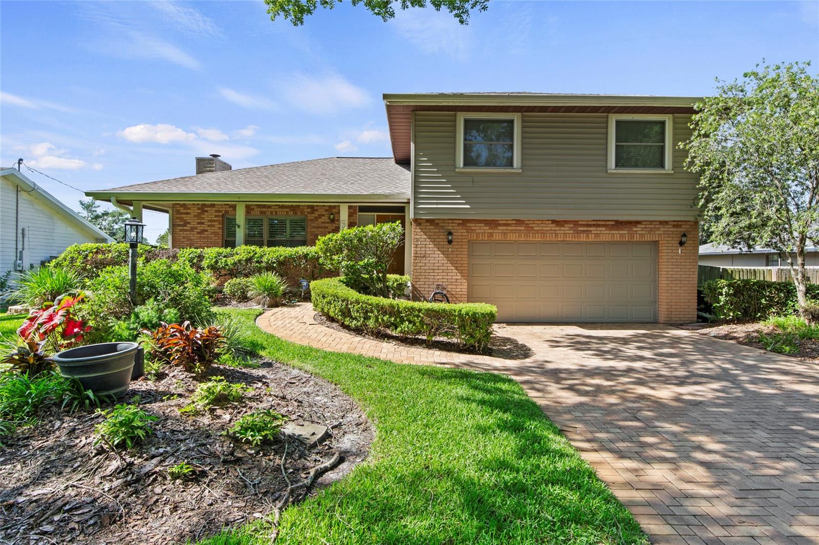 ROYAL GLEN - Residential