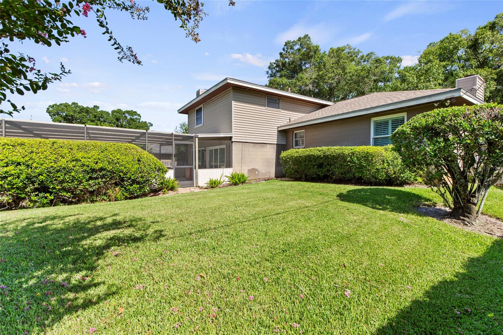 ROYAL GLEN - Residential