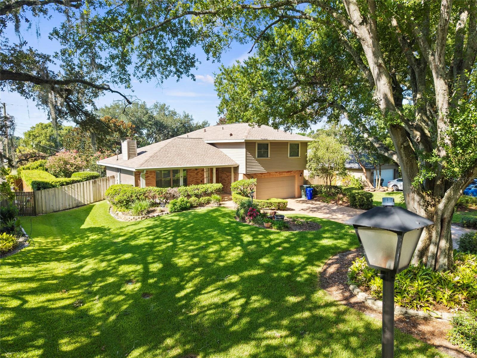 ROYAL GLEN - Residential