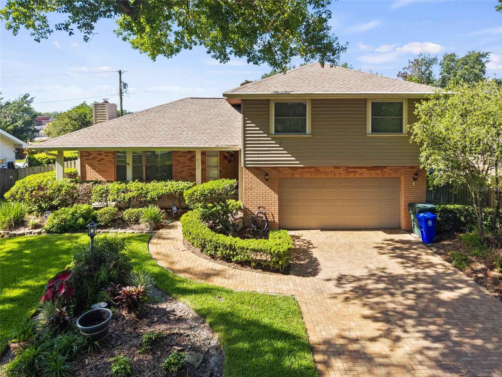 ROYAL GLEN - Residential