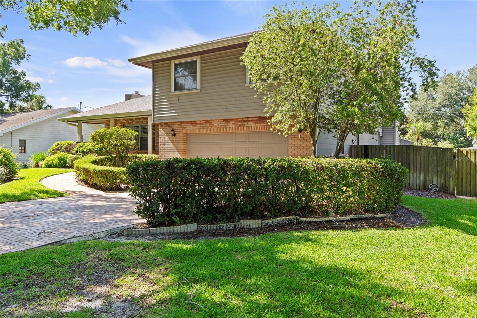 ROYAL GLEN - Residential