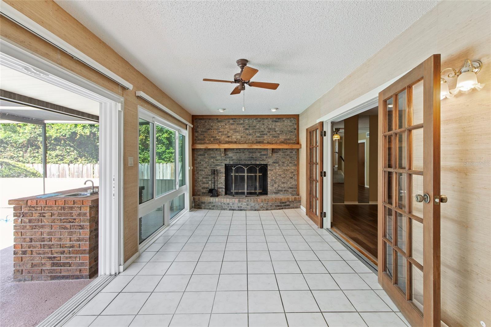 ROYAL GLEN - Residential