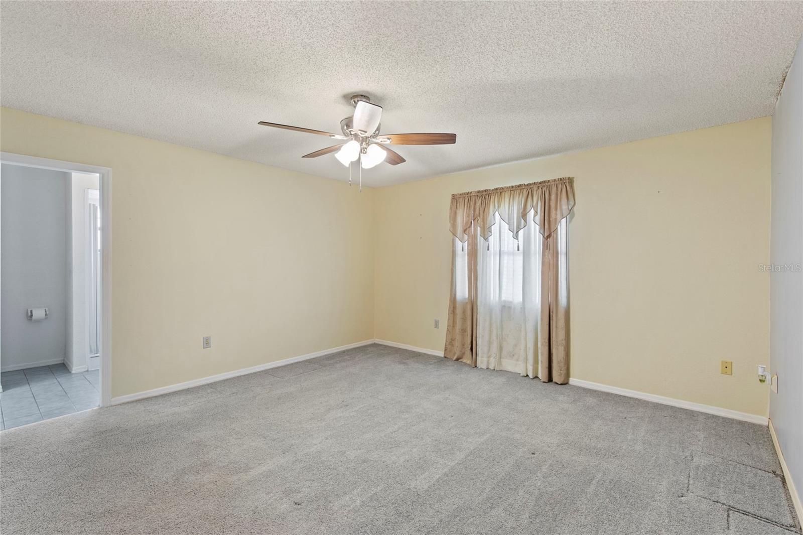 ROYAL GLEN - Residential