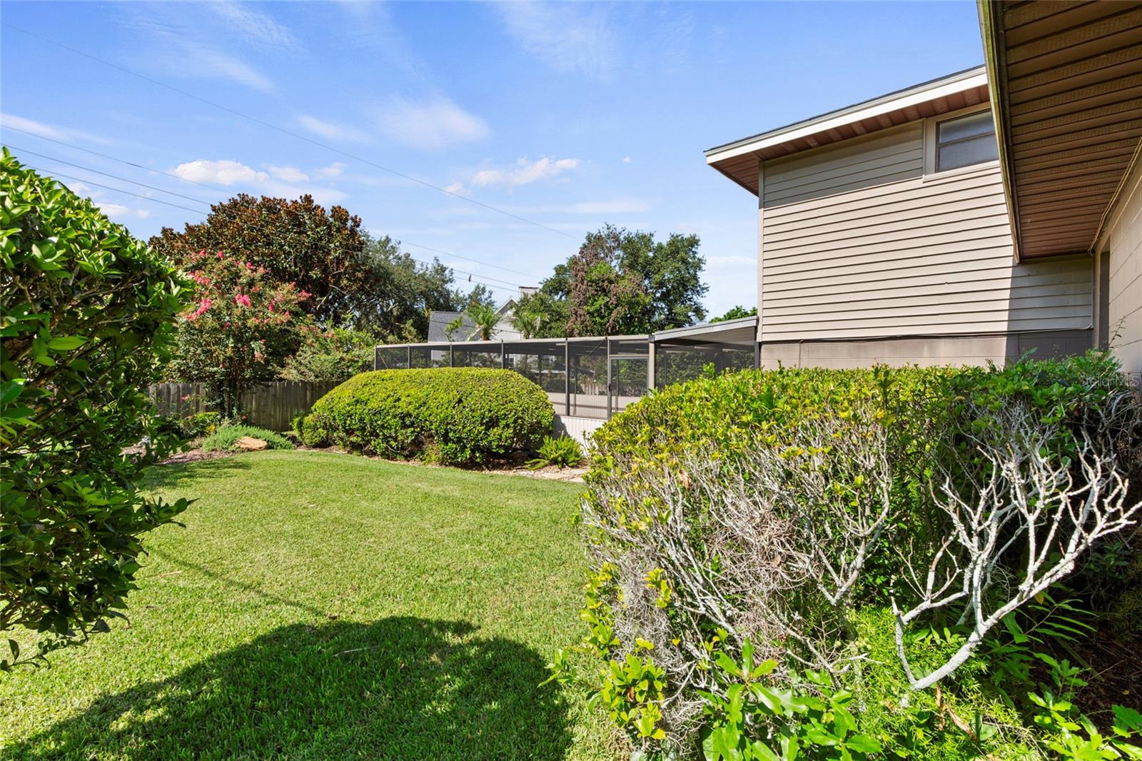 ROYAL GLEN - Residential