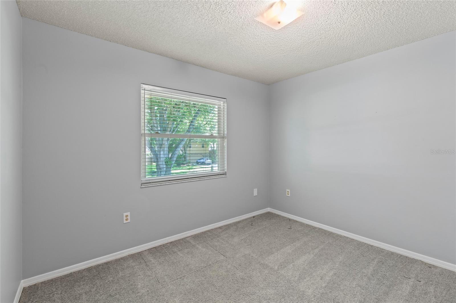 ROYAL GLEN - Residential
