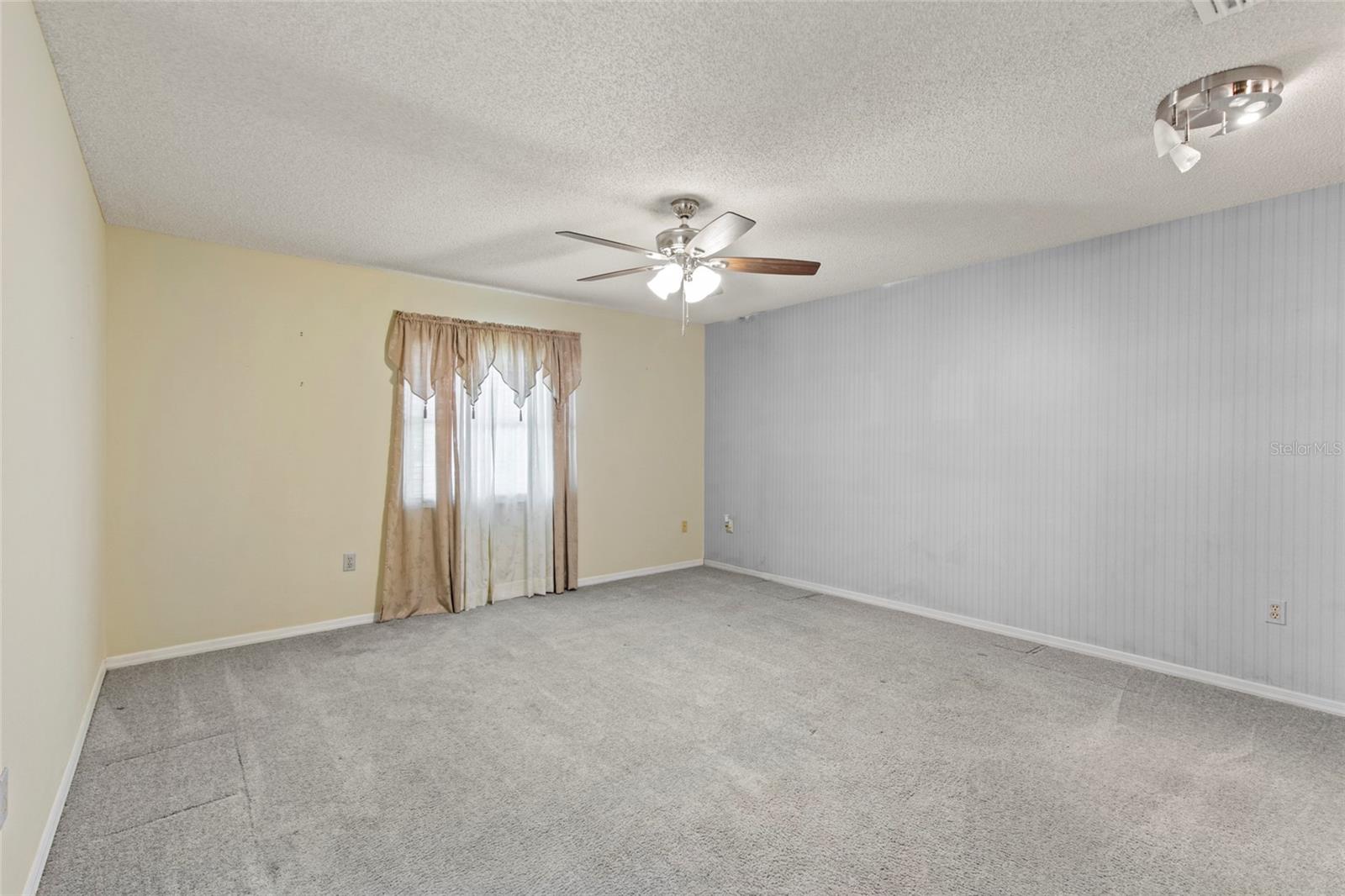 ROYAL GLEN - Residential