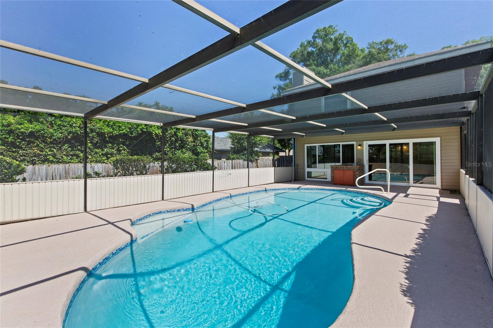 ROYAL GLEN - Residential