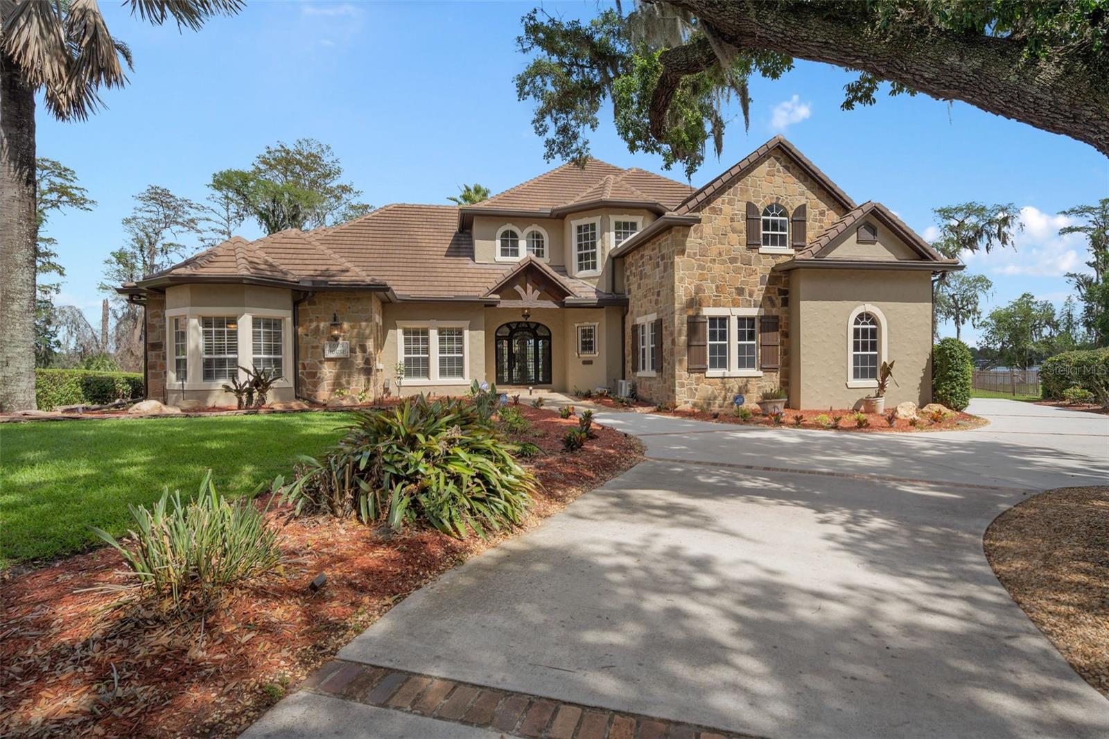 CRANES POINT - Residential