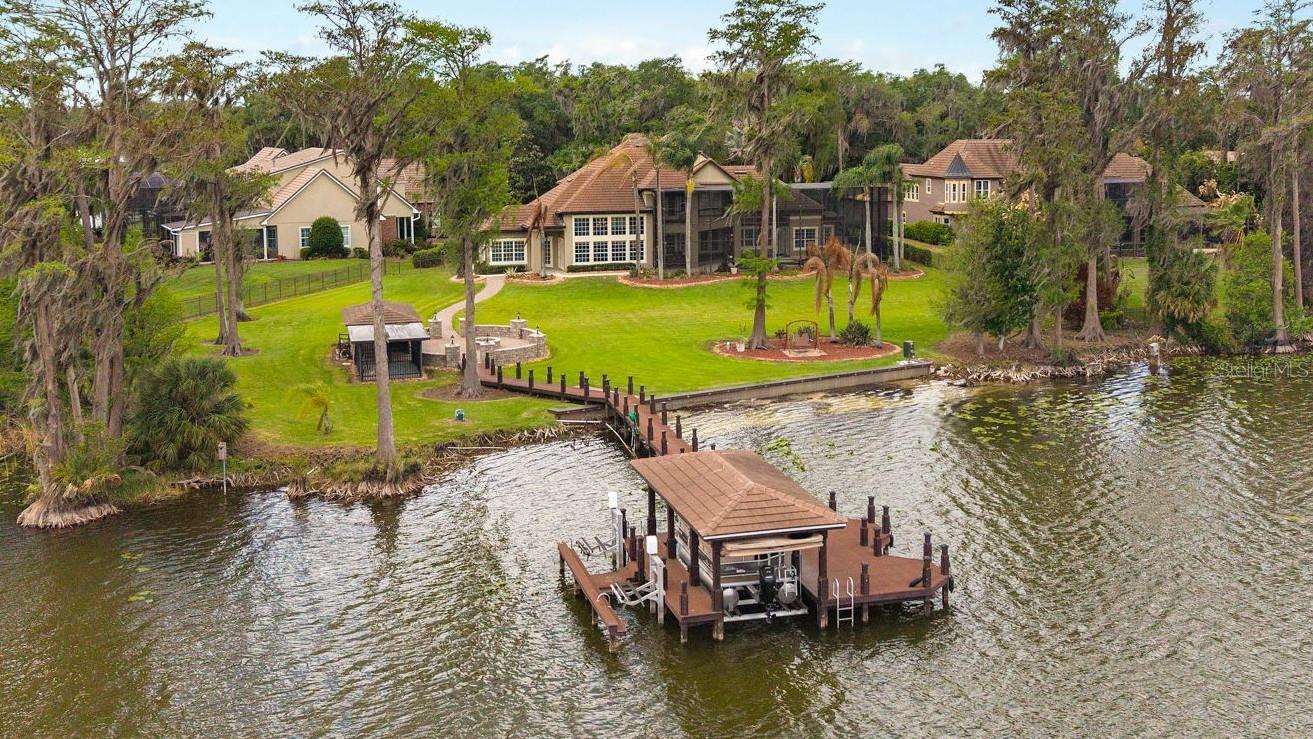CRANES POINT - Residential