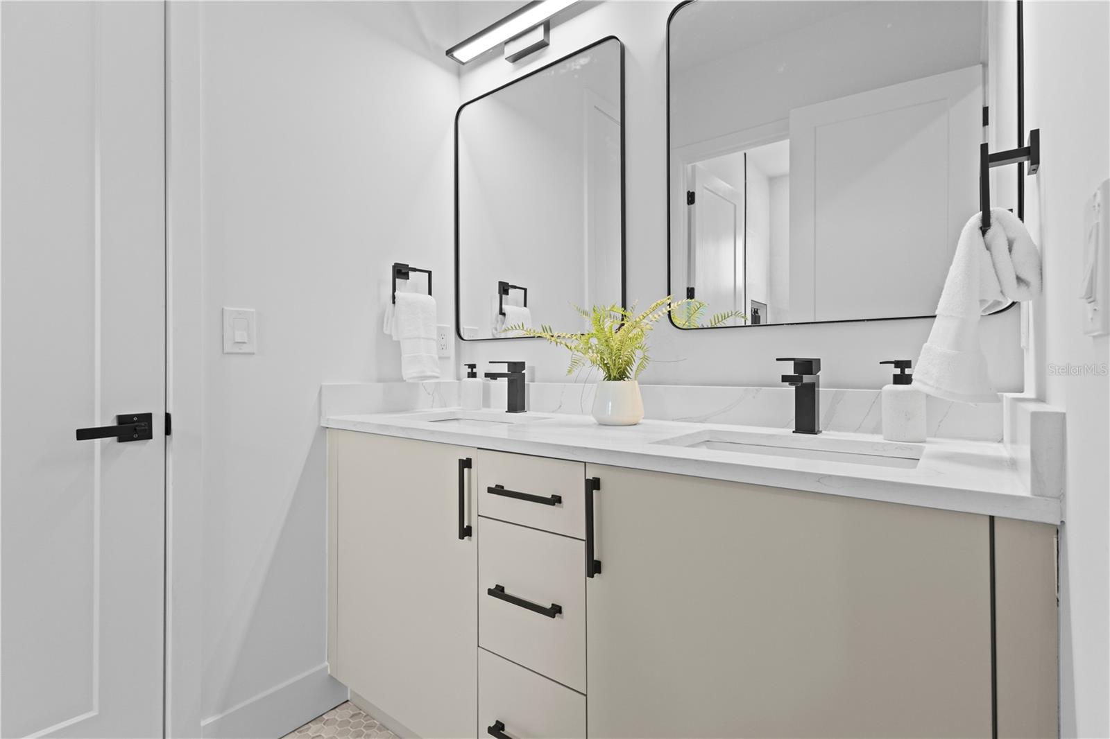 MACFARLANE PARK SUB - Residential Lease