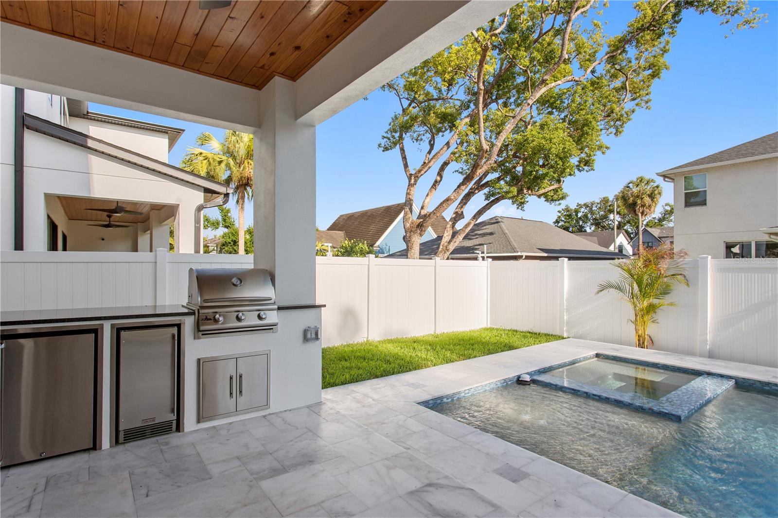 MACFARLANE PARK SUB - Residential Lease