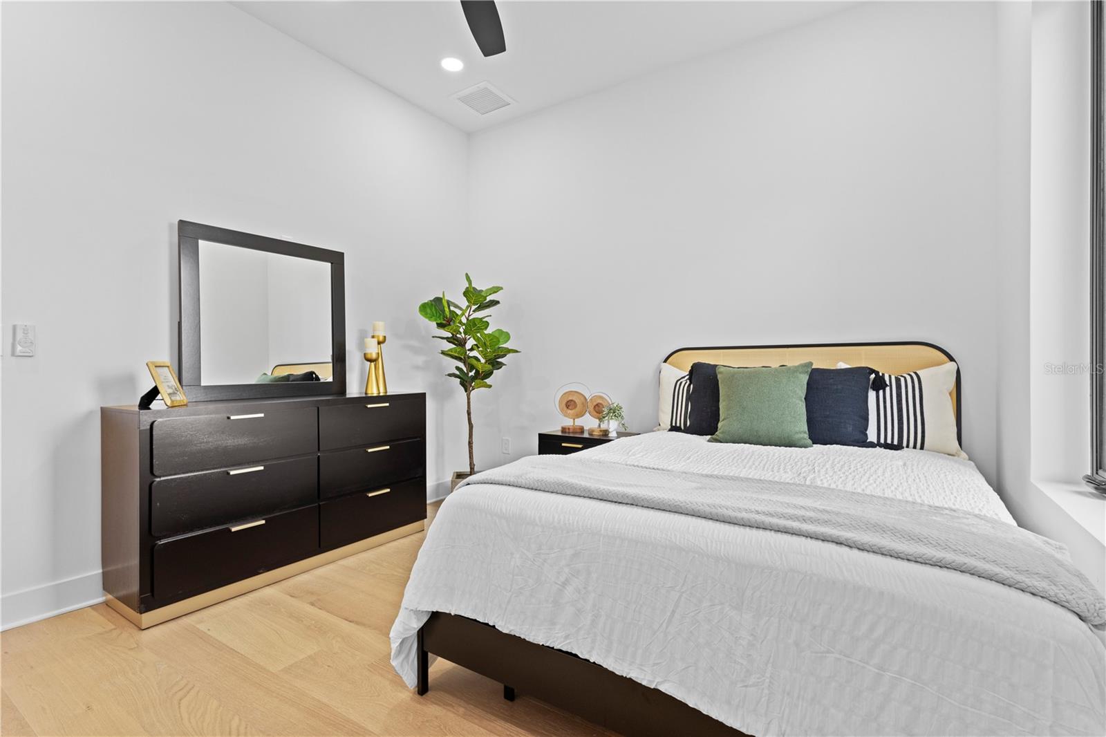 MACFARLANE PARK SUB - Residential Lease