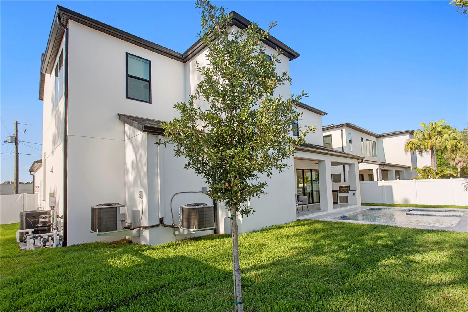 MACFARLANE PARK SUB - Residential Lease