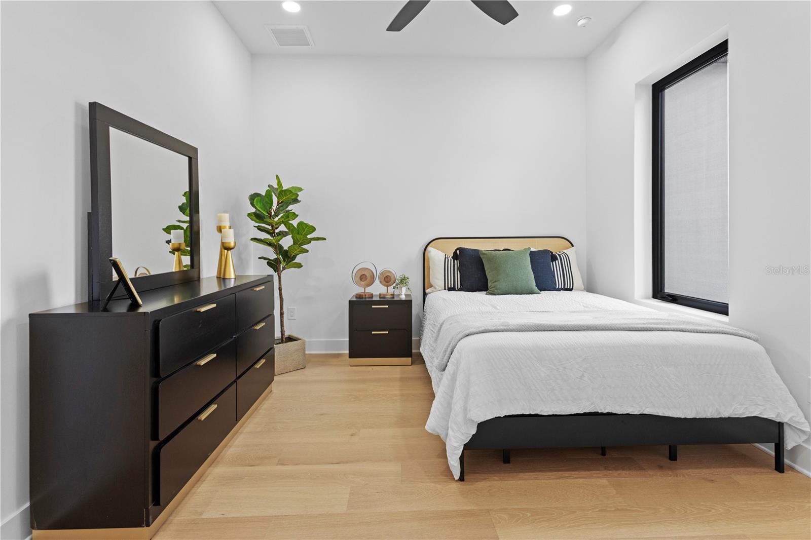 MACFARLANE PARK SUB - Residential Lease