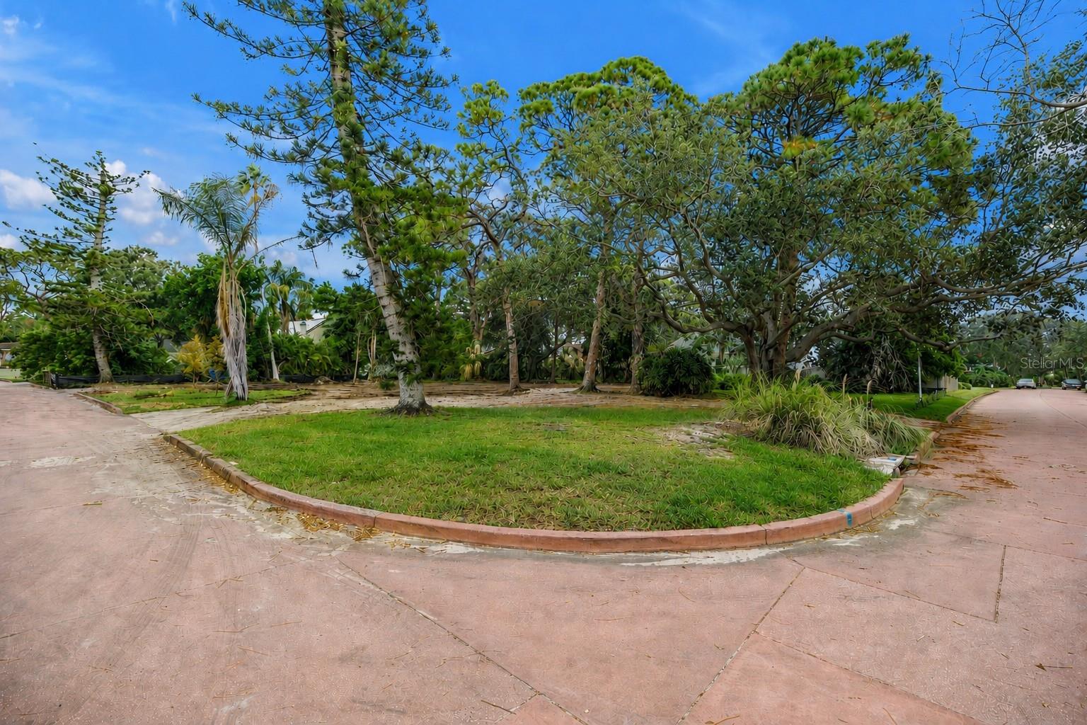 PINELLAS POINT ADD SEC A MOUND SEC - Land