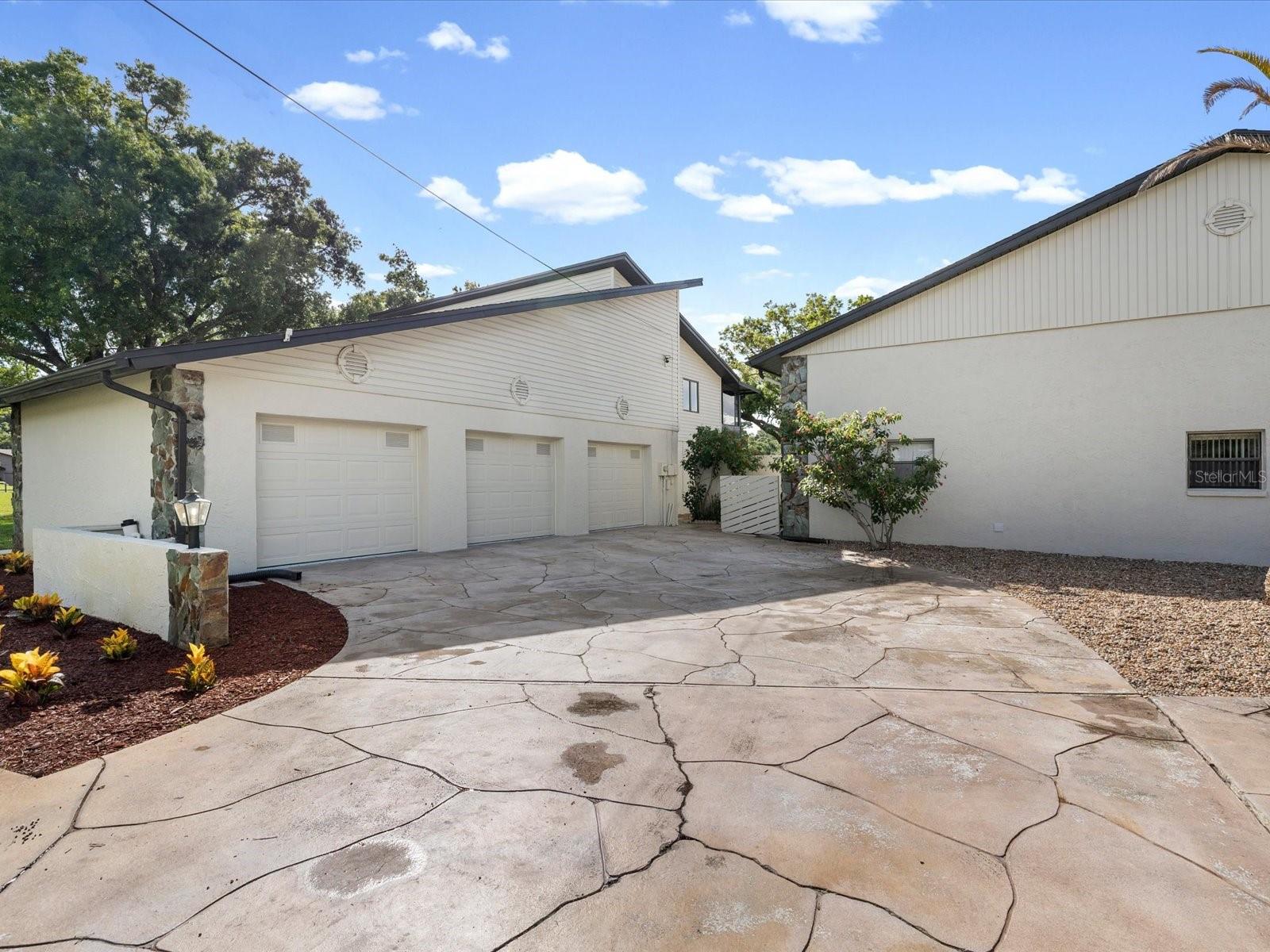 HIDDEN LAKE ESTATES - Residential