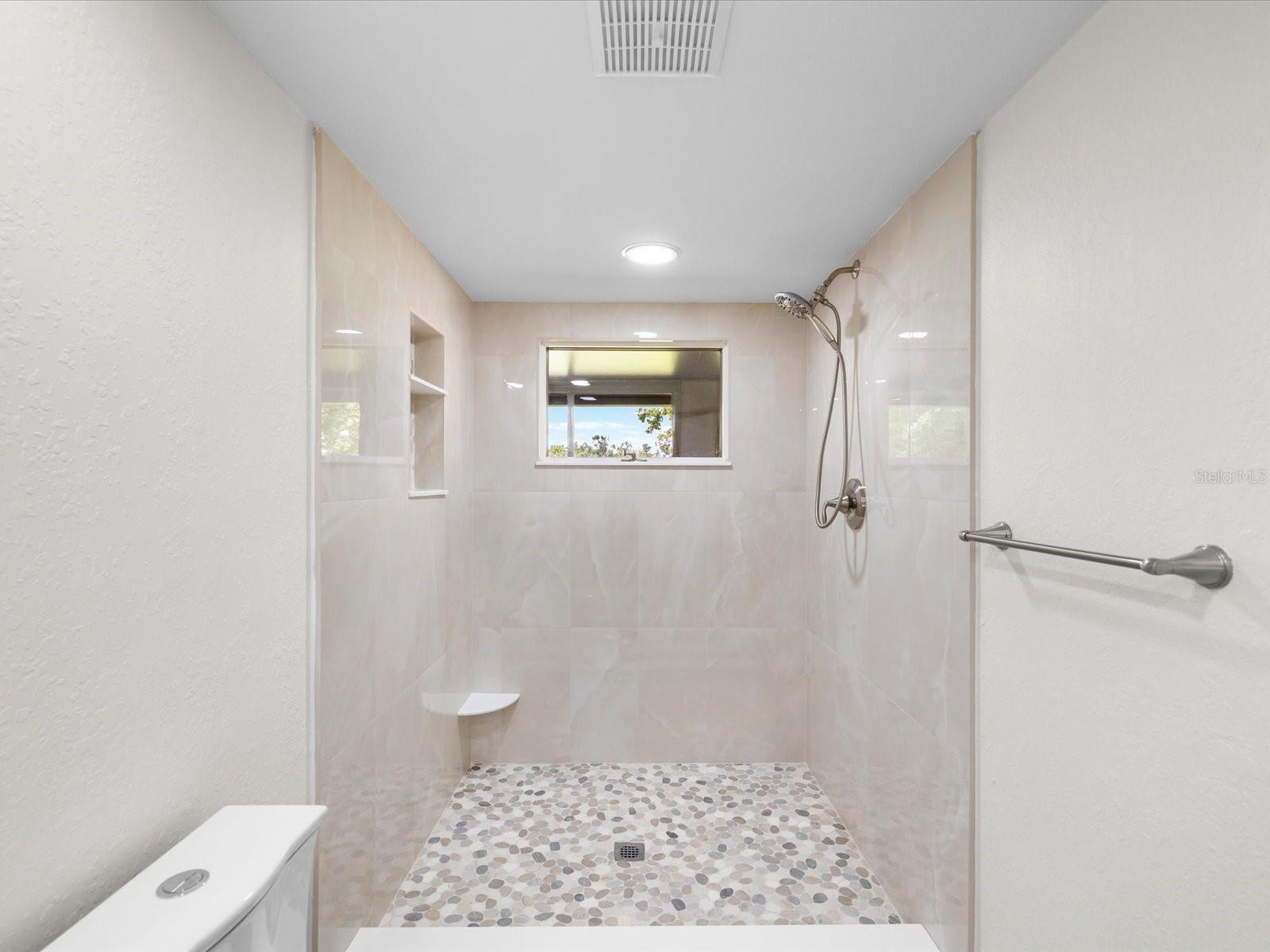 HIDDEN LAKE ESTATES - Residential