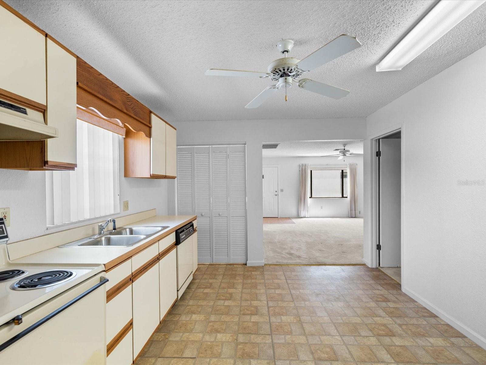 HIDDEN LAKE ESTATES - Residential