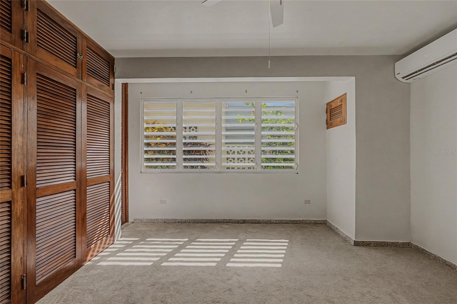 URB UNIVERSITY GARDENS - Residential