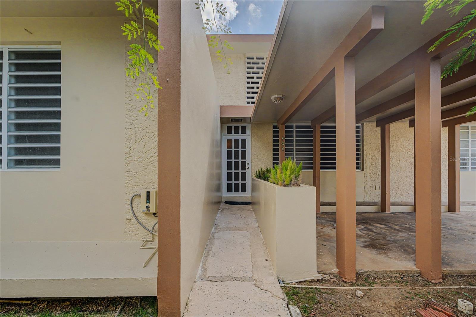 URB UNIVERSITY GARDENS - Residential