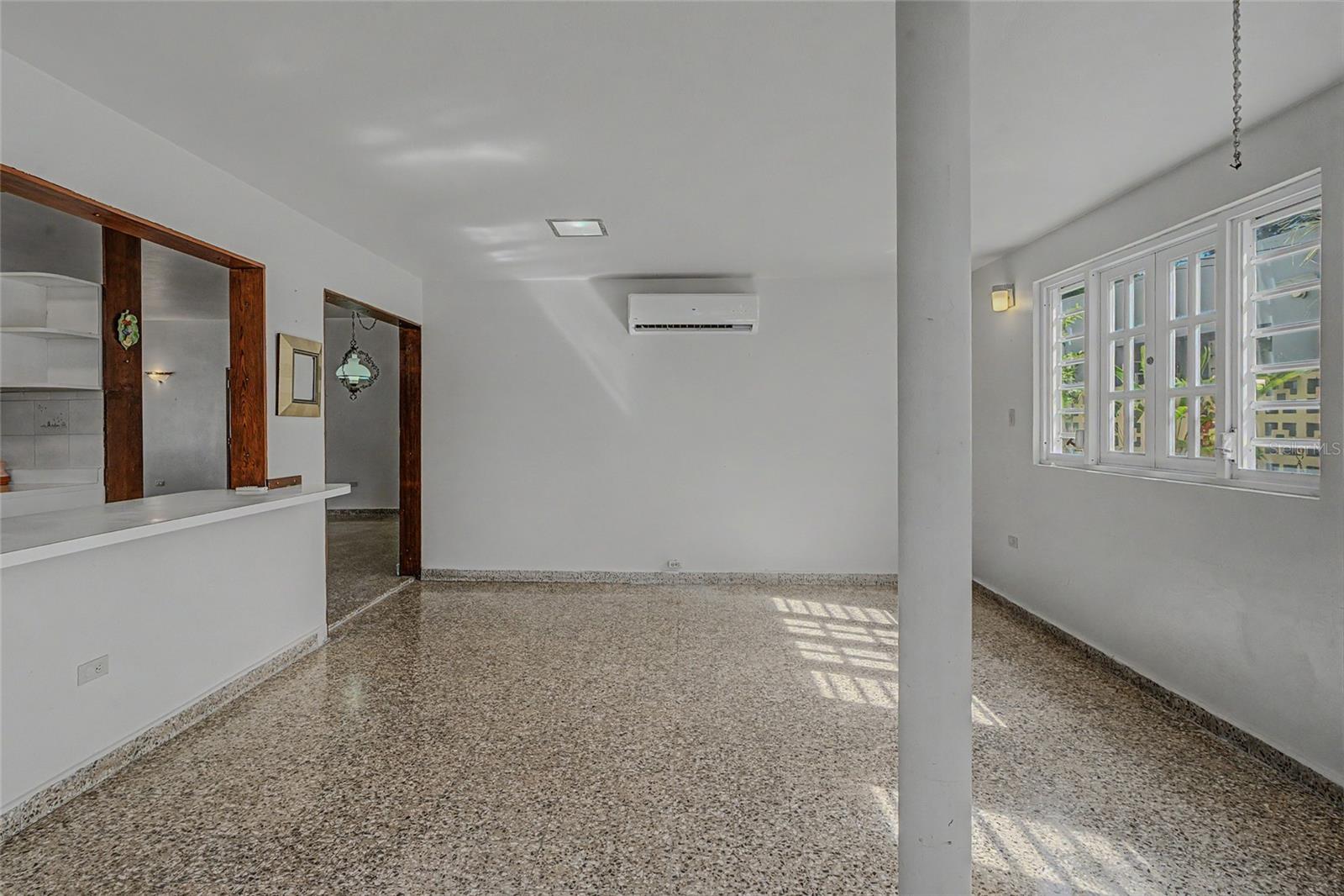 URB UNIVERSITY GARDENS - Residential