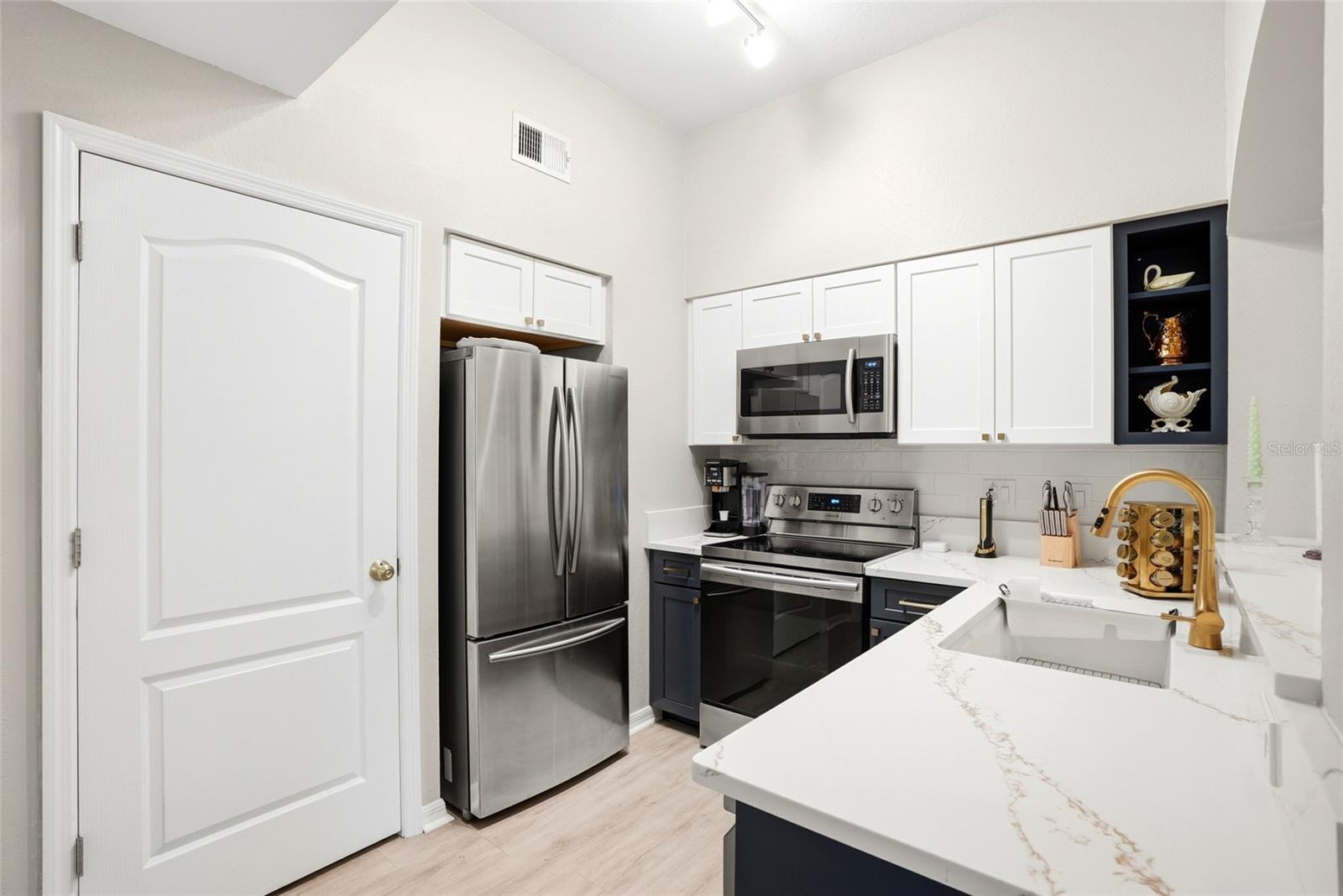 MADISON AT ST PETE - Residential