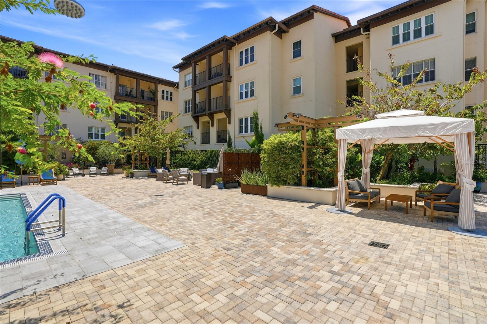 MADISON AT ST PETE - Residential