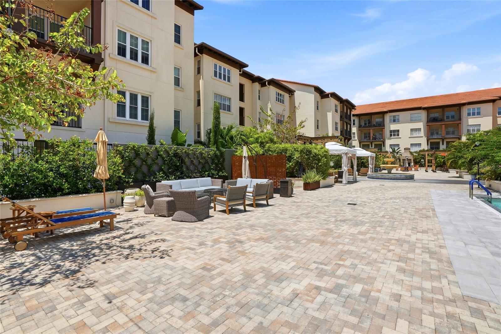 MADISON AT ST PETE - Residential