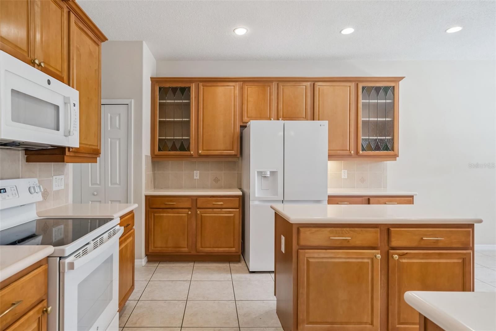 GLADES/SYLVAN LAKE PH 02 - Residential Lease