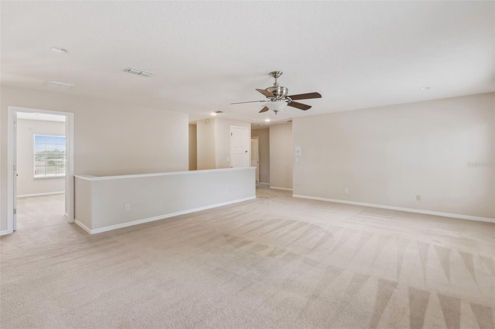 GLADES/SYLVAN LAKE PH 02 - Residential Lease