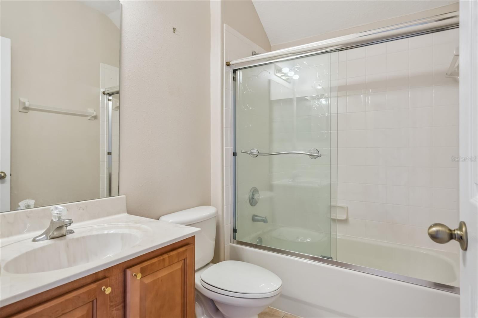 GLADES/SYLVAN LAKE PH 02 - Residential Lease