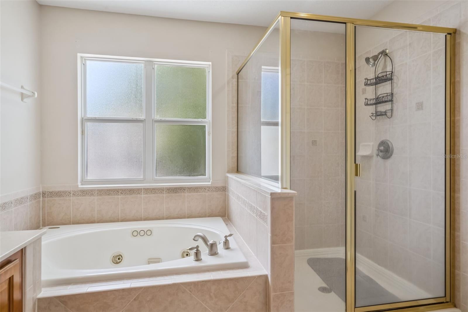 GLADES/SYLVAN LAKE PH 02 - Residential Lease