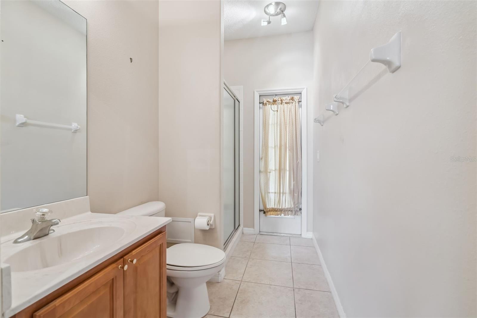 GLADES/SYLVAN LAKE PH 02 - Residential Lease