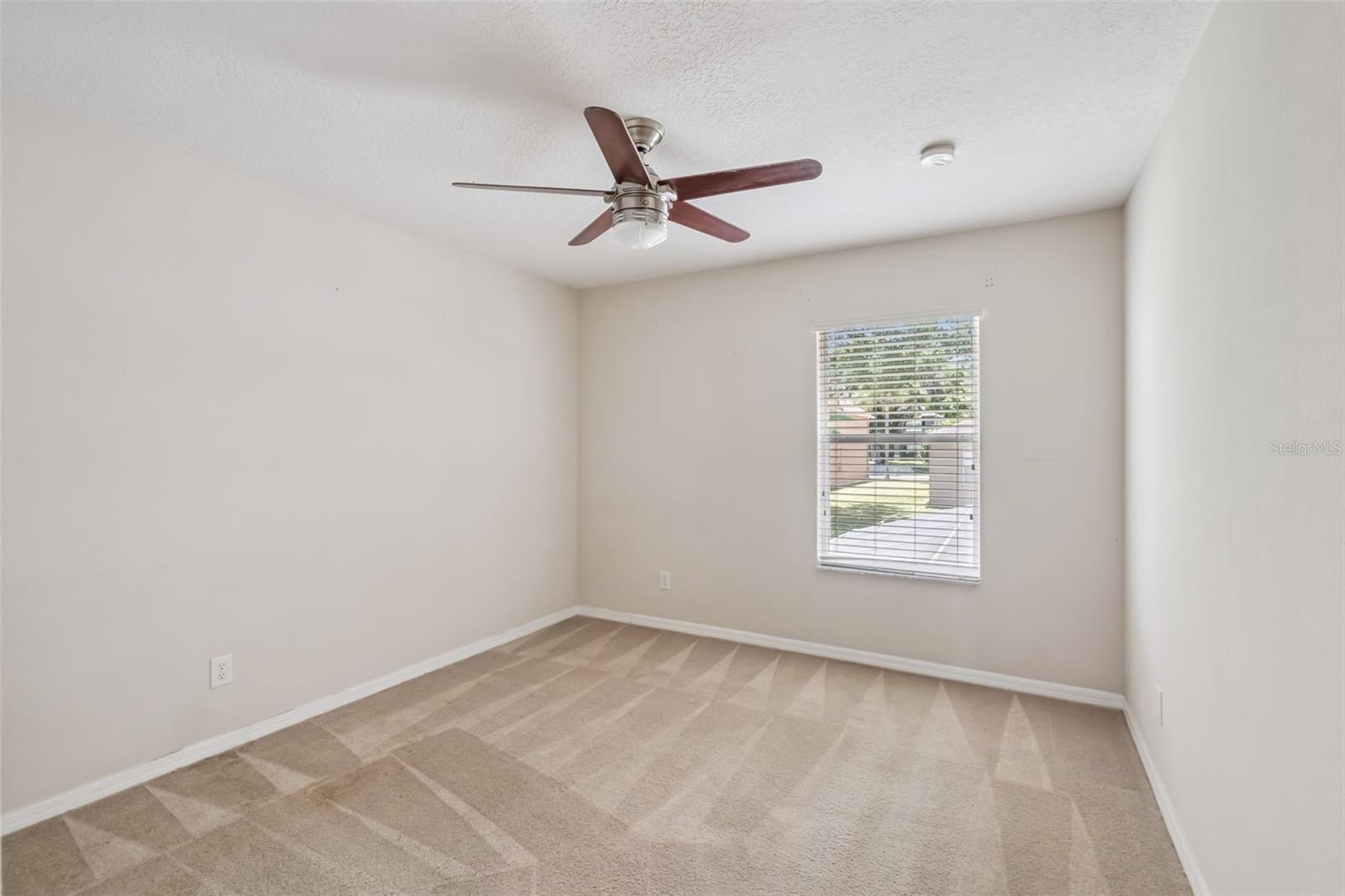 GLADES/SYLVAN LAKE PH 02 - Residential Lease