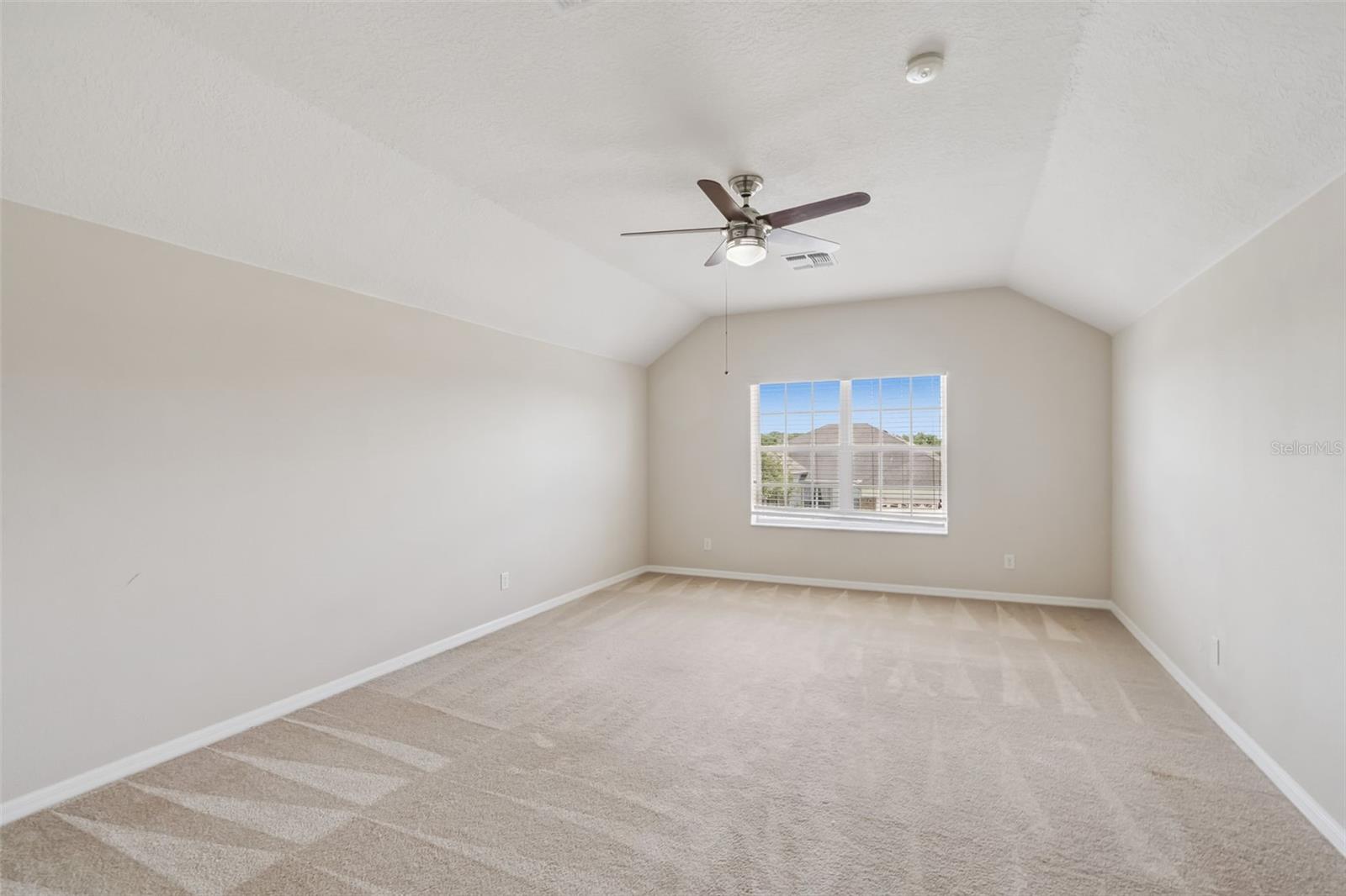 GLADES/SYLVAN LAKE PH 02 - Residential Lease