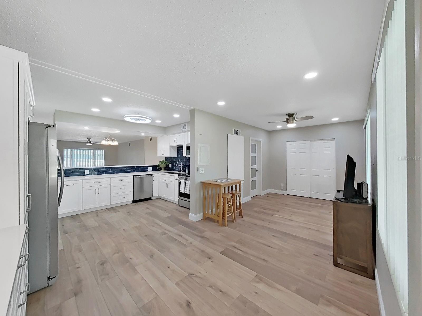 ON TOP OF THE WORLD - Residential
