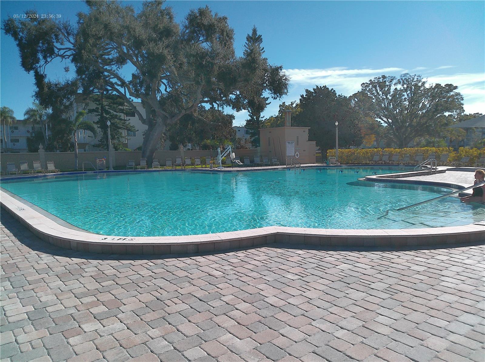 ON TOP OF THE WORLD - Residential