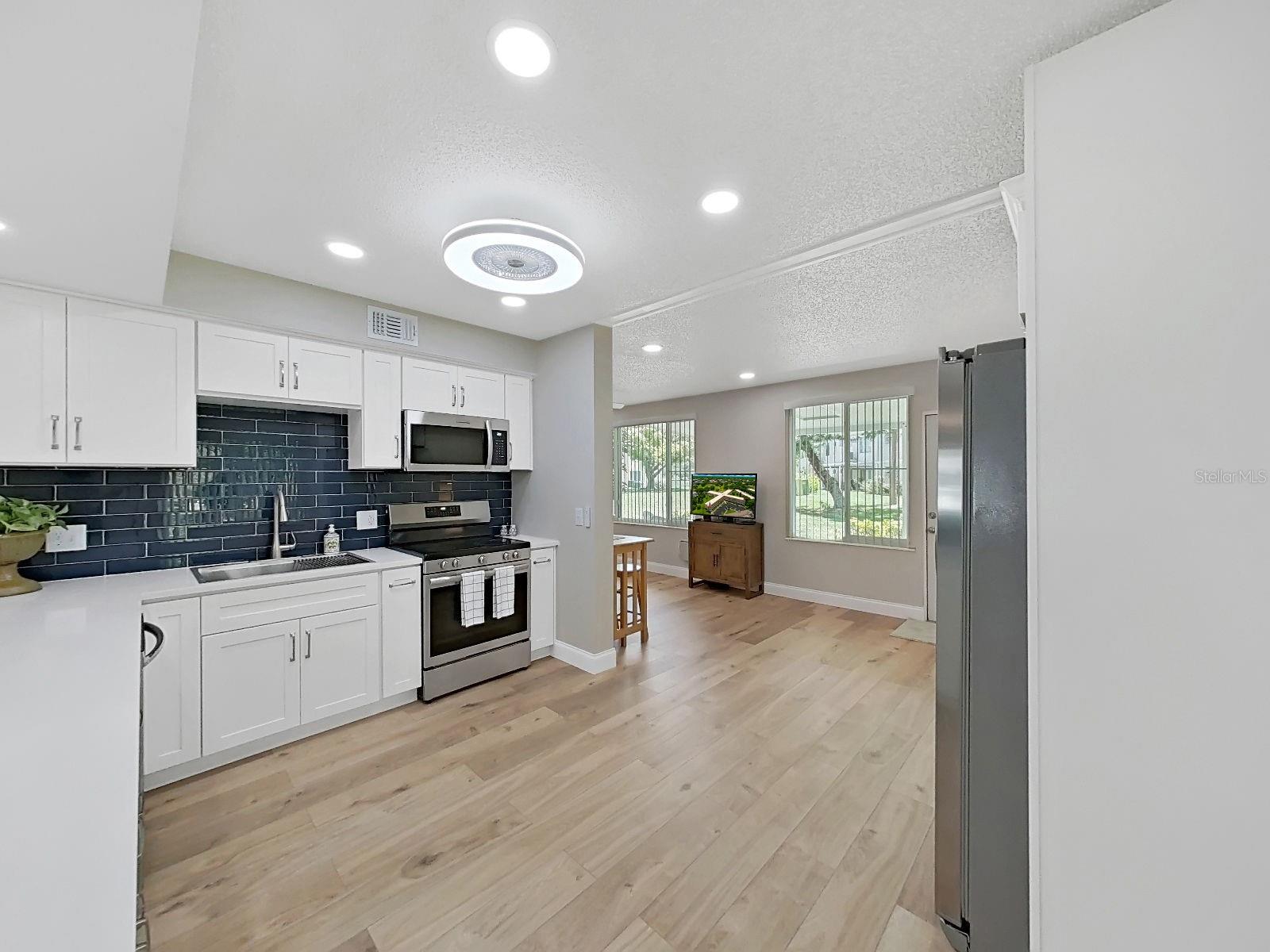ON TOP OF THE WORLD - Residential