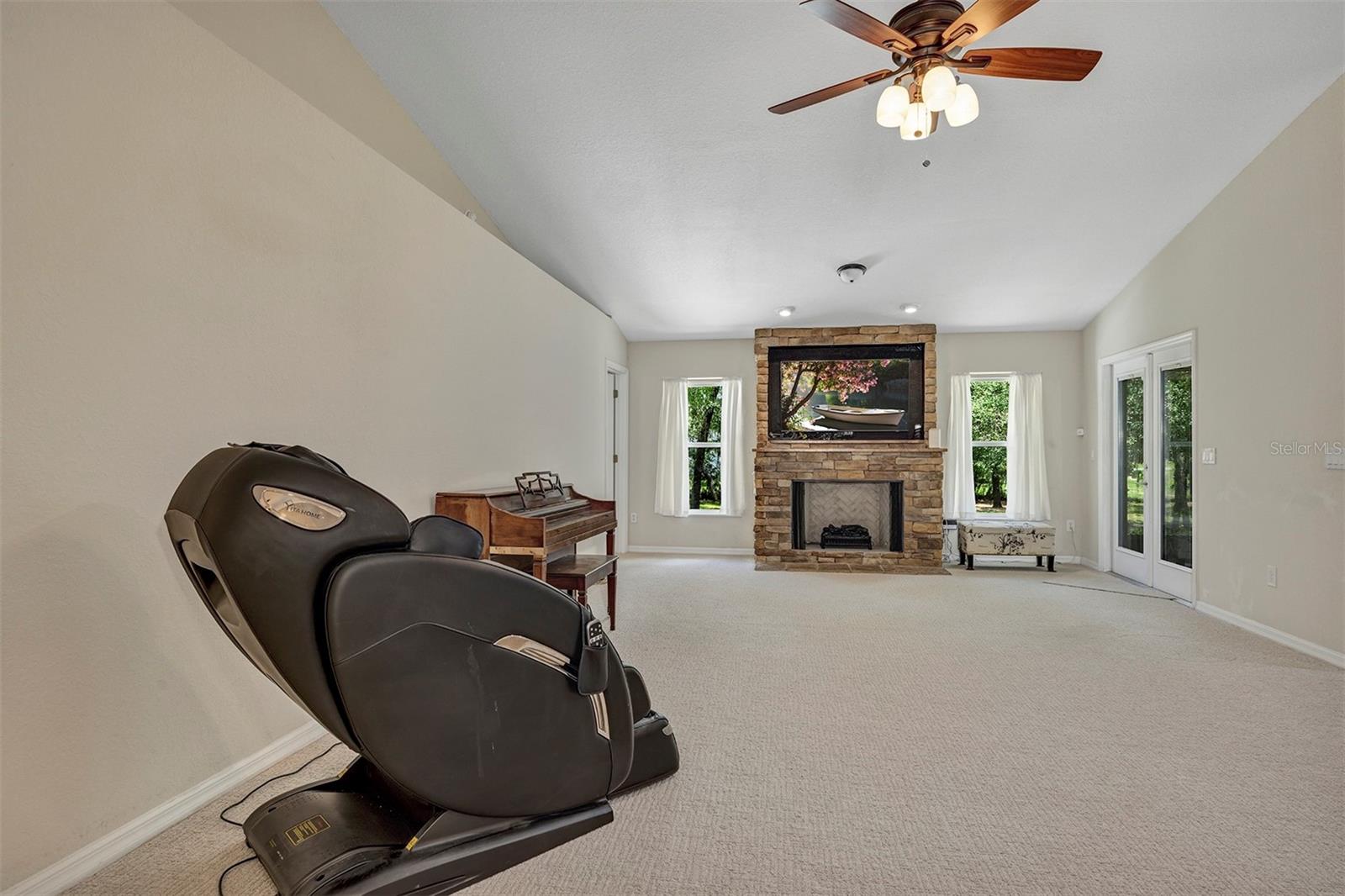 FLORIDA HIGHLANDS AND MARION OAKS - Residential
