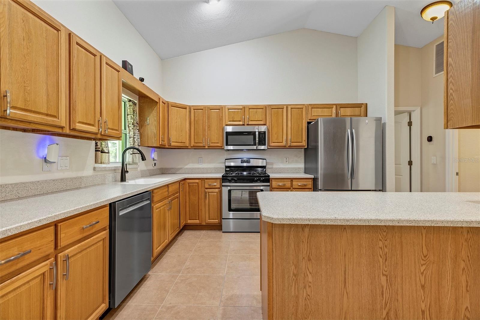 FLORIDA HIGHLANDS AND MARION OAKS - Residential