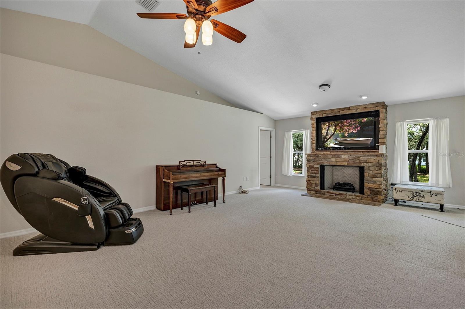 FLORIDA HIGHLANDS AND MARION OAKS - Residential