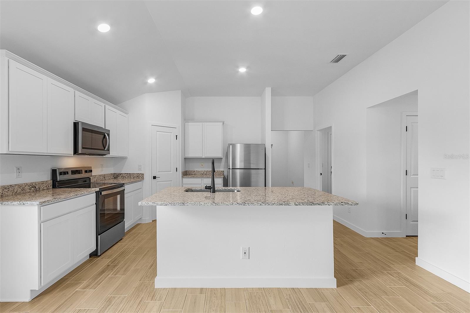 1572 - PORT CHARLOTTE SUB 25 - Residential