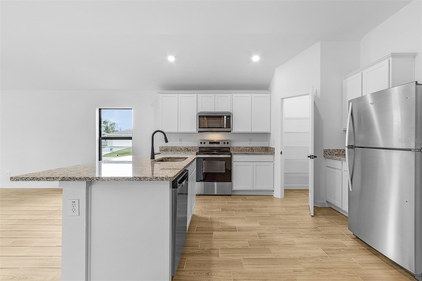 1572 - PORT CHARLOTTE SUB 25 - Residential