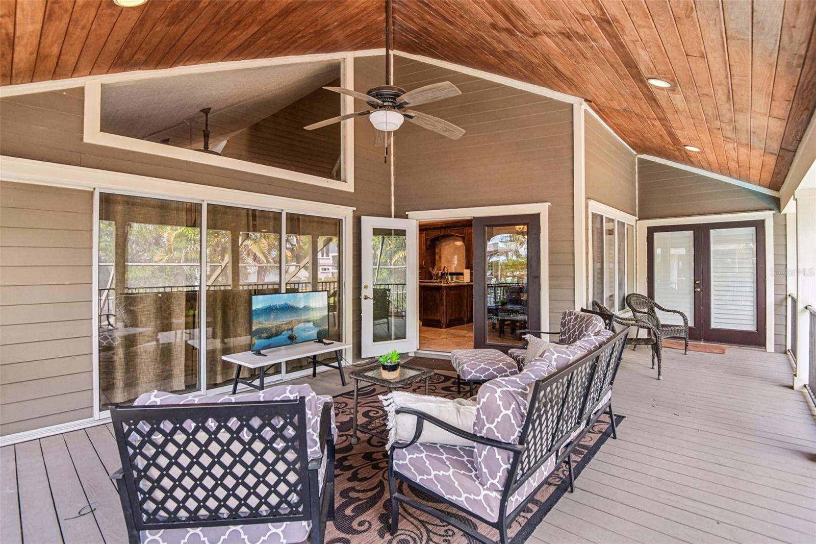 LAKE TARPON ESTATES - Residential