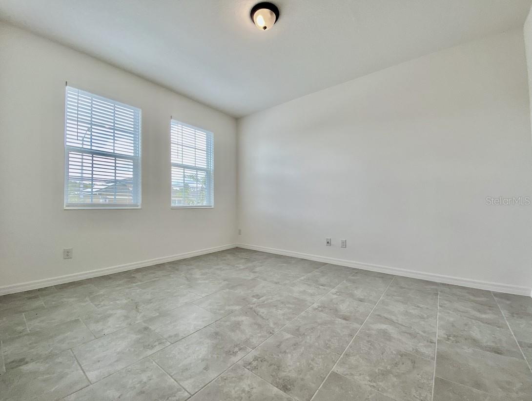 DAVENPORT ESTATES PHASE 2 - Residential Lease