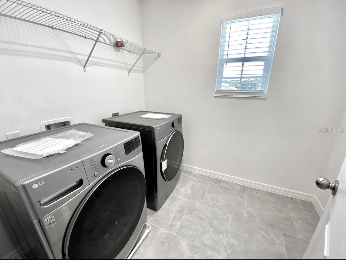 DAVENPORT ESTATES PHASE 2 - Residential Lease
